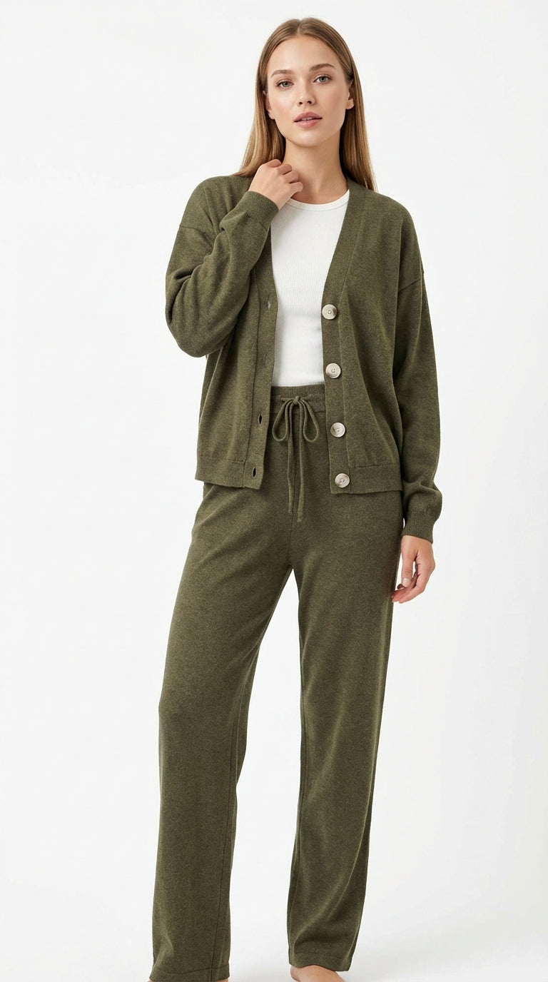 Conjunto de Punto con Cárdigan y Pantalón